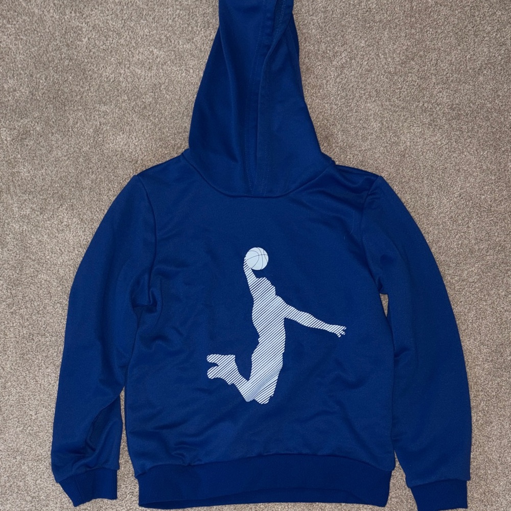 Boys Hoodie with Basketball Player Graphic M